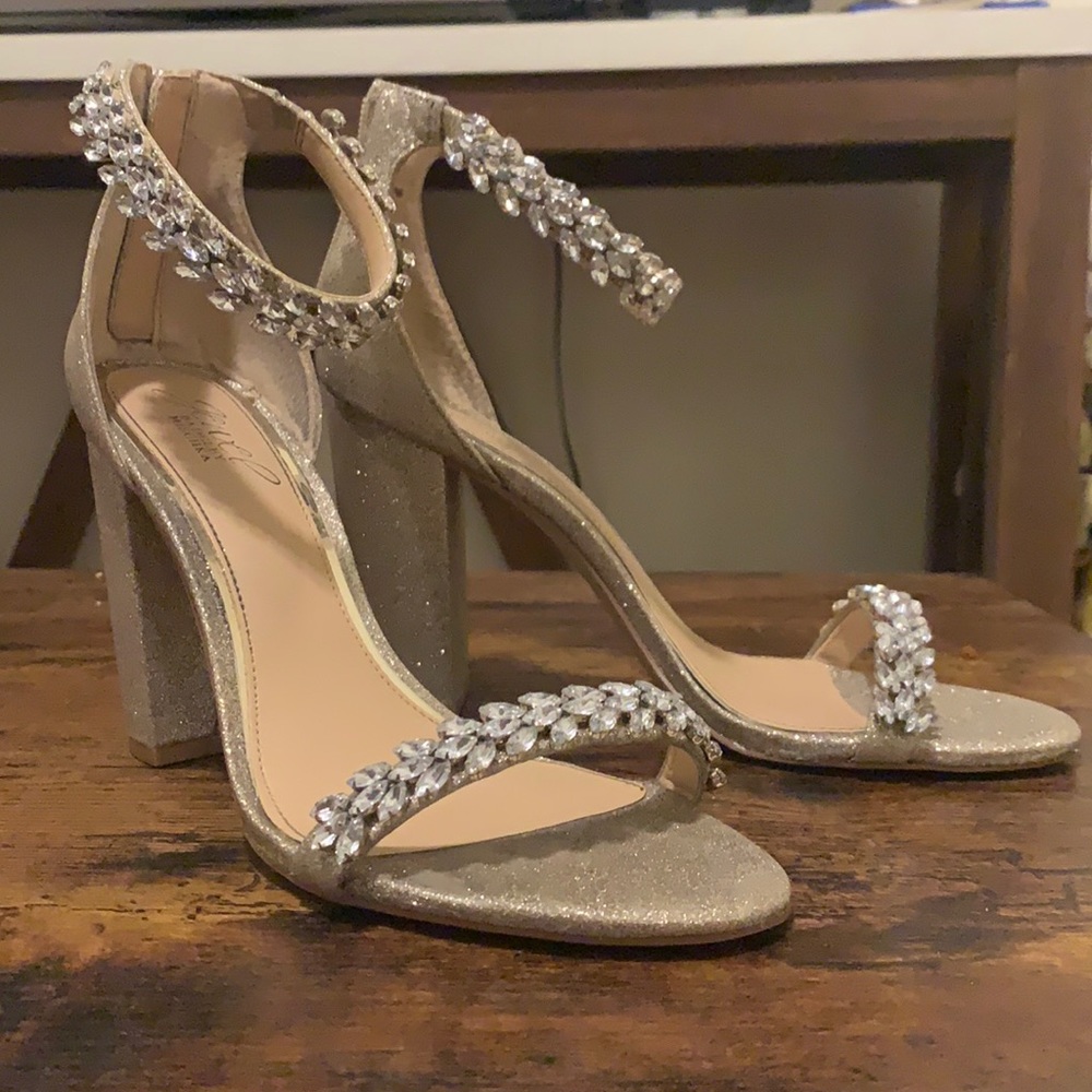 BARELY WORN Stunning Badgley Mischka Heels Size 9